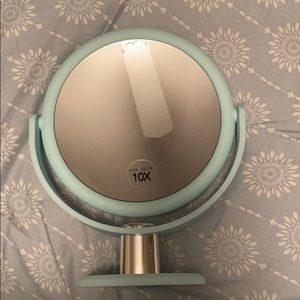 10x magnifying mirror